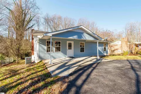 5 Bond St, Taylors, SC 29687