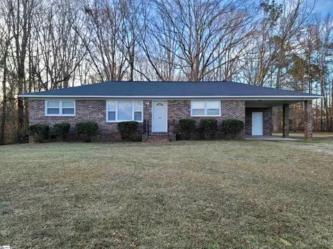 337 Greenbriar Dr, Greenwood, SC 29649