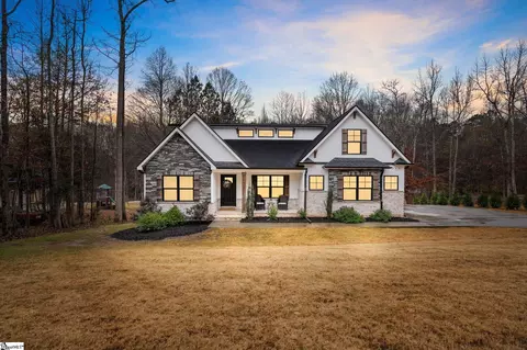 310 Lawtonwood Ln, Roebuck, SC 29376
