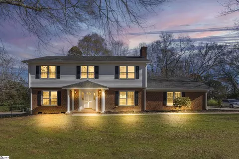 212 Plantation Dr, Simpsonville, SC 29681