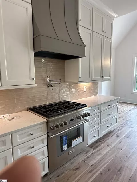 Kitchen - 80 Eagle Rock Rd, Landrum, SC 29356 photo 2 of 5