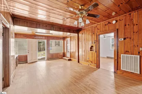 818 Rice Rd, Easley, SC 29640 | 33 Photos - Movoto