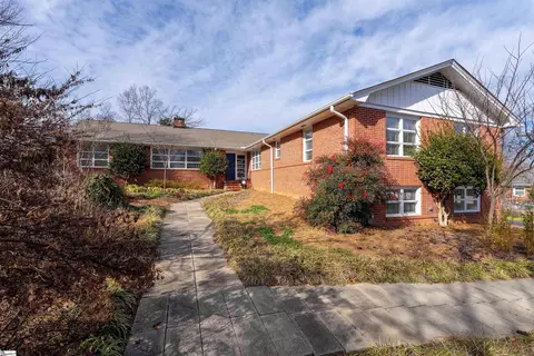 31 Burgundy Dr, Greenville, SC 29615
