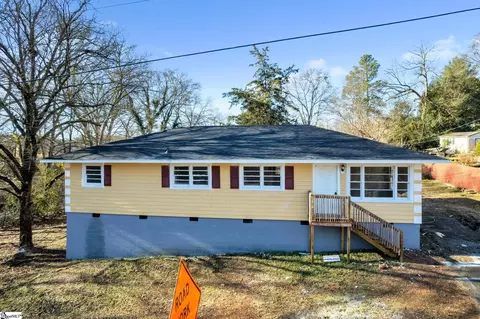 111 Maxwell St, Inman, SC 29349