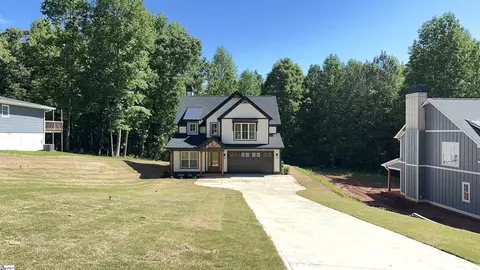 20 Boyd Dr, Travelers Rest, SC 29690