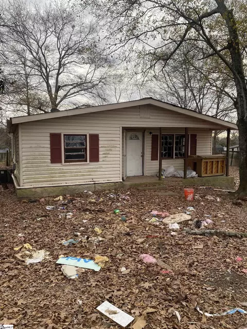220 Clarence Cir, Moore, SC 29369