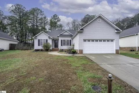 213 Flagstar Ct, Fountain Inn, SC 29644