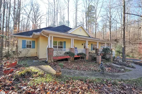 27 Fox Creek Ct, Travelers Rest, SC 29690
