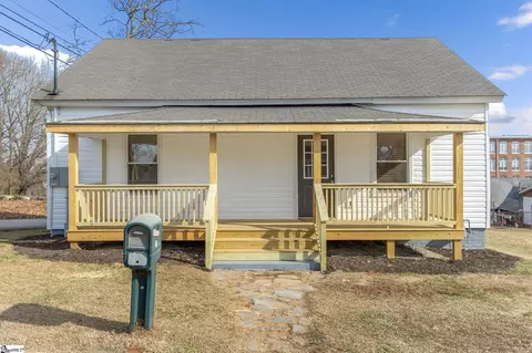 101 S 6th St, Easley, SC 29640