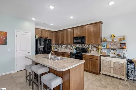 708 Granite Dr, Easley, SC 29642 photo 9