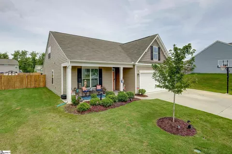 708 Granite Dr, Easley, SC 29642