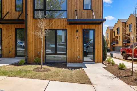 10 Elizabeth St, Greenville, SC 29609