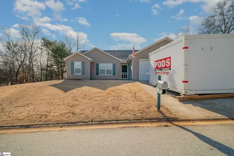 9 Avocet Ln, Simpsonville, SC 29680