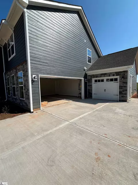205 Isleview Pl, Greer, SC 29651 photo 3