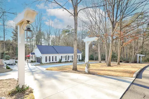 514 Huntington Rd, Greenville, SC 29615