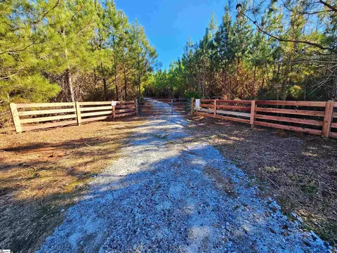 801 Old Shoals Junction Rd, Donalds, SC 29638