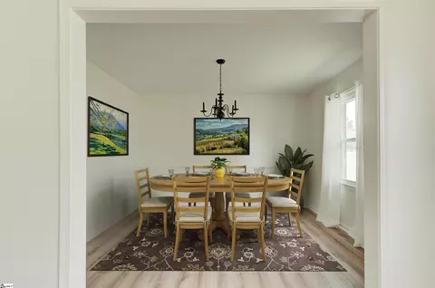 Dining - 460 Bishop Dr, Mauldin, SC 29662 photo 1 of 5