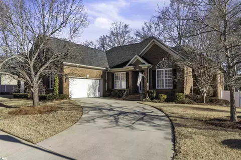 304 Banbury Cir, Simpsonville, SC 29681