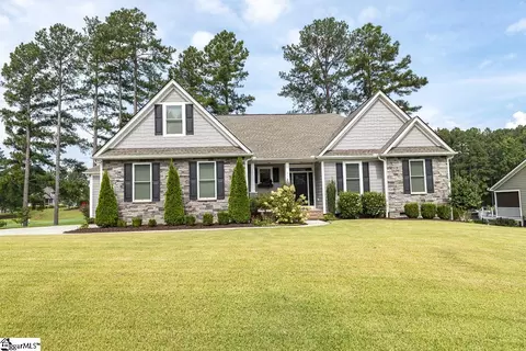 26 Pinerock Dr, Travelers Rest, SC 29690