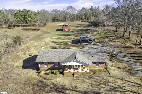 108 Colonial Dr, Pelzer, SC 29669 photo 2