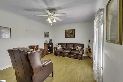 108 Colonial Dr, Pelzer, SC 29669 photo 10