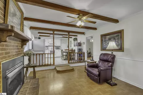 108 Colonial Dr, Pelzer, SC 29669 photo 4