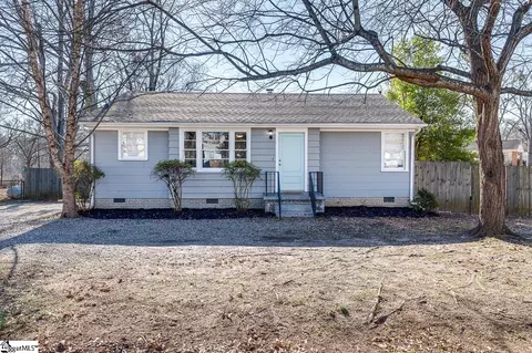 39 N Acres Dr, Greenville, SC 29609