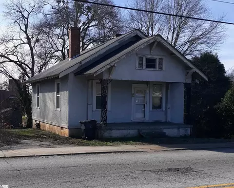 318 Flemming St, Laurens, SC 29360