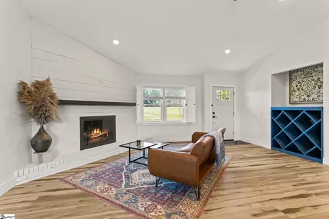 703 Circle Rd, Greer, SC 29651 photo 4