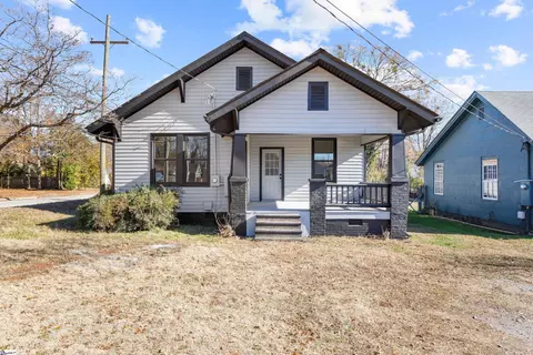 20 8th St, Greer, SC 29651