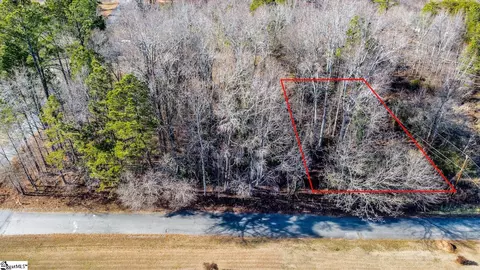 112 114 116 Hunter Dr, Belton, SC 29627