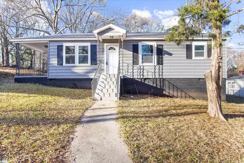 215 Loop St, Greenville, SC 29609