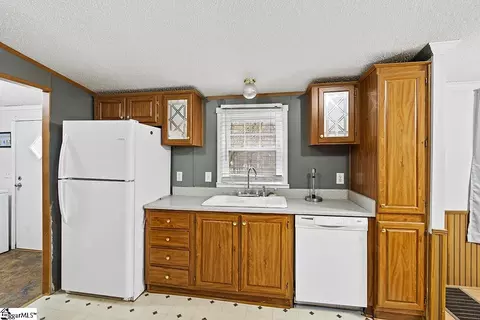 28 Robin Ln, Waterloo, SC 29384 photo 8