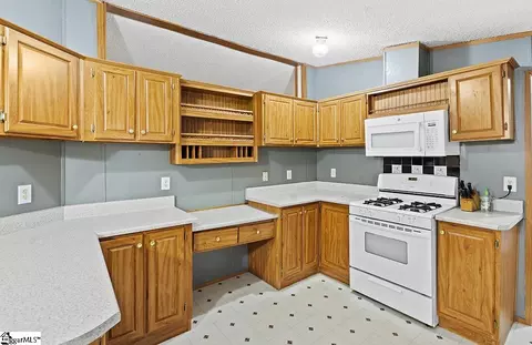 28 Robin Ln, Waterloo, SC 29384 photo 6