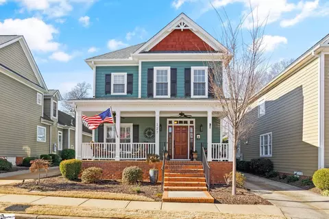 127 Applewood Dr, Greenville, SC 29615
