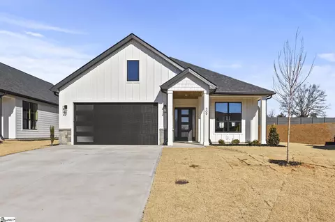 409 Coltop Ct, Simpsonville, SC 29681