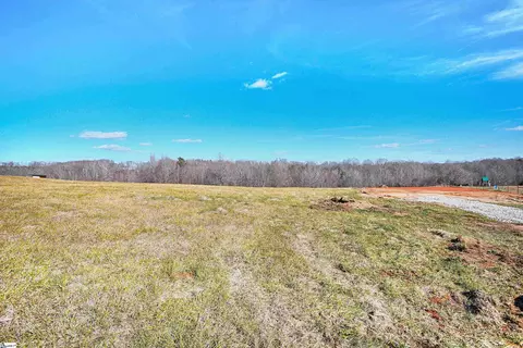 422 Grogan Rd, Woodruff, SC 29388
