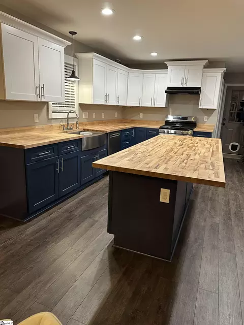 206 W 3rd Ave, Easley, SC 29640 photo 12