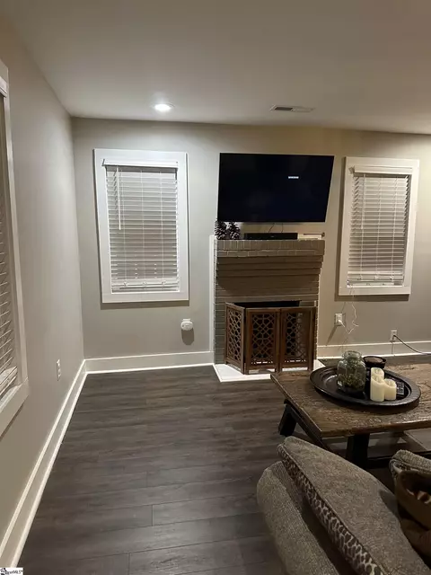 206 W 3rd Ave, Easley, SC 29640 photo 9