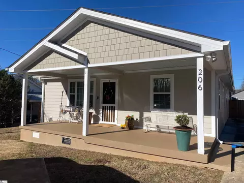 206 W 3rd Ave, Easley, SC 29640