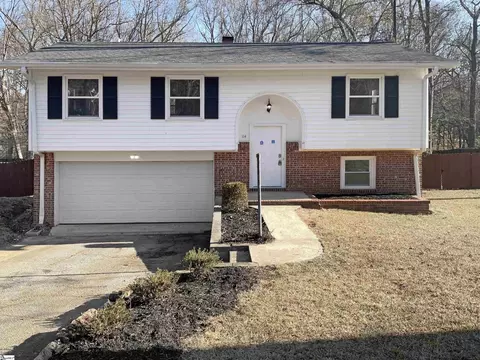 114 Woodridge Cir, Greenville, SC 29607