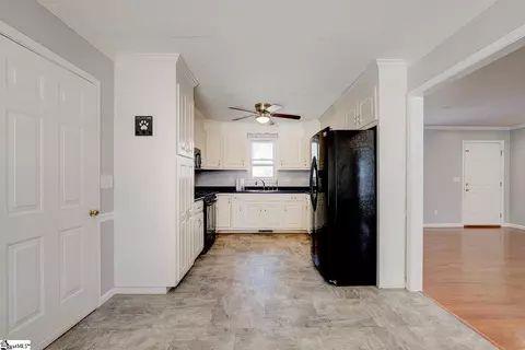 230 Pine Knoll Dr, Easley, SC 29642 photo 8