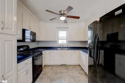 230 Pine Knoll Dr, Easley, SC 29642 photo 9