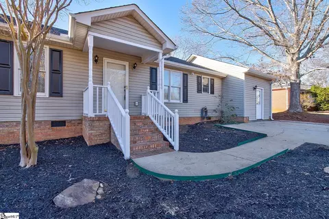 230 Pine Knoll Dr, Easley, SC 29642 photo 3