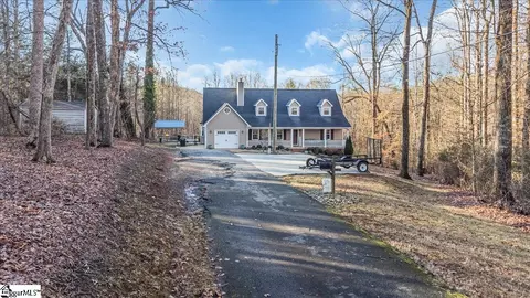 106 Blue Bird Ln, Easley, SC 29640