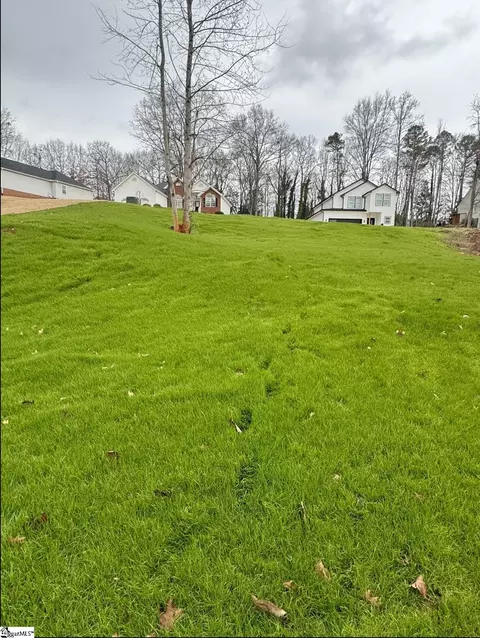 146 Fox Run Cir, Greer, SC 29651 photo 2