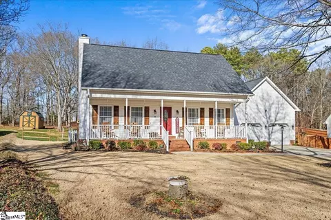 15 Harmony Cir, Fountain Inn, SC 29644