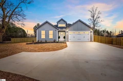 300 E Darby Rd, Taylors, SC 29687