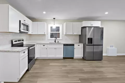 106 Longview Ter, Easley, SC 29642 photo 2