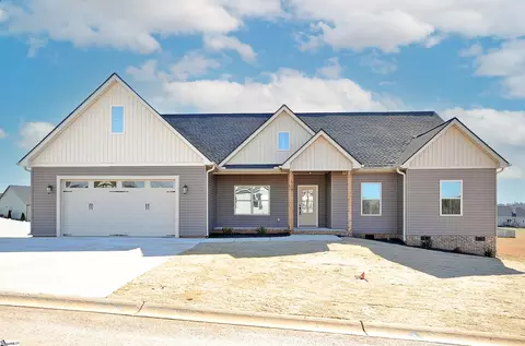509 Hillview Knoll Ln, Greer, SC 29651
